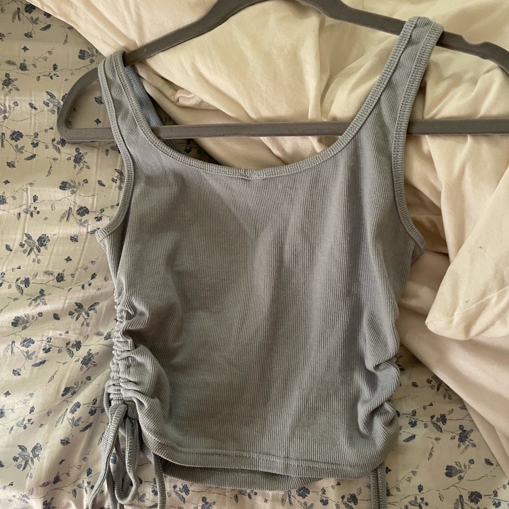 Size M blue rouched top!